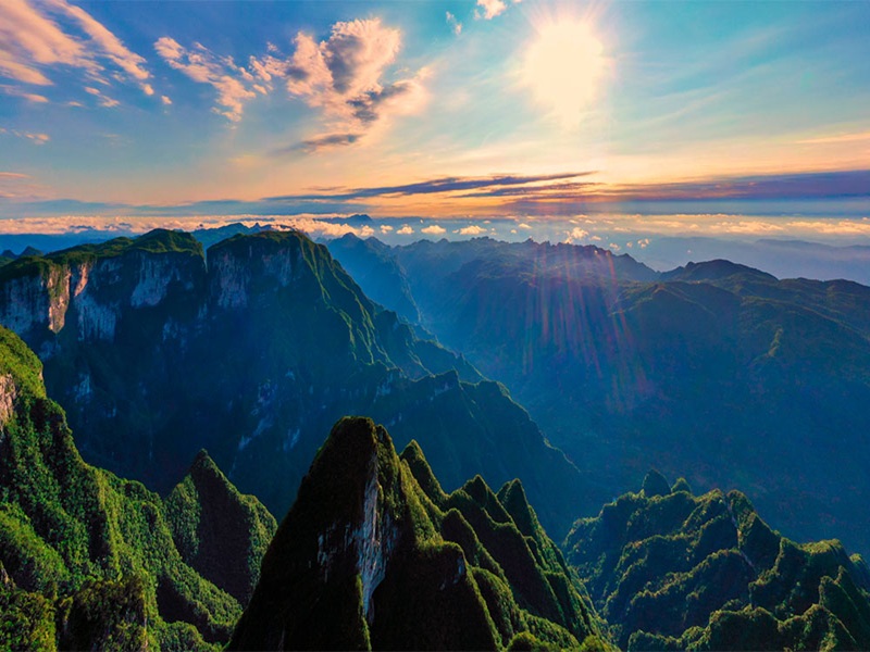 ÂN THI – TRƯƠNG GIA GIỚI – PHƯỢNG HOÀNG CỔ TRẤN 6N5Đ (Mã tour: NNHANTQPHCT-NN01)