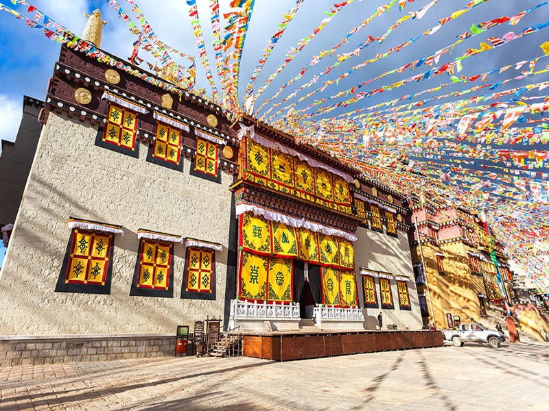 HÀ NỘI – LỆ GIANG – SHANGRILA – HÀ NỘI NOSHOP 5N4Đ (Mã tour: NNHANTQLG-CT02 )