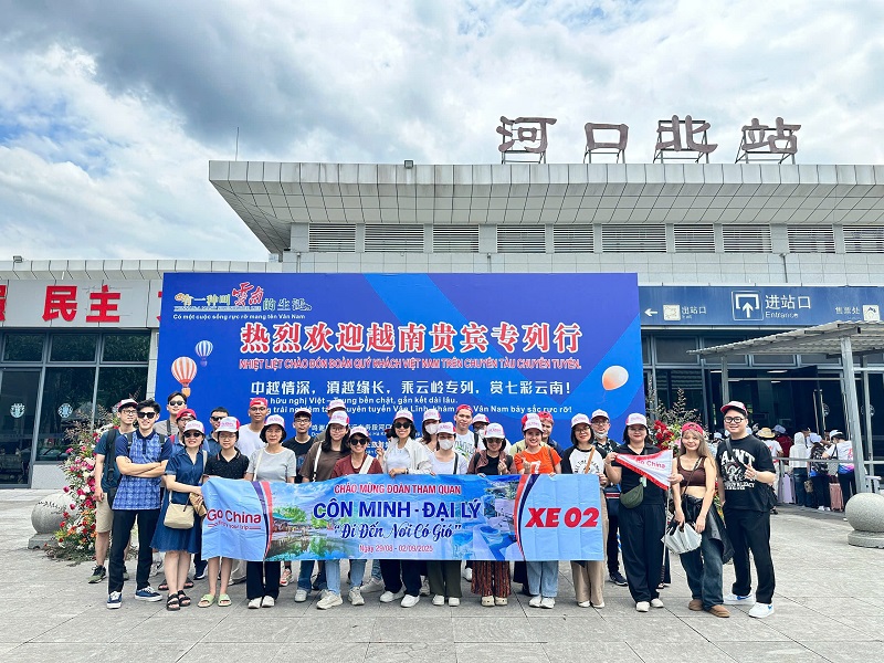 Hình ảnh đoàn khởi hành đi Côn Minh - Đại Lý ngày 29/08/2025
