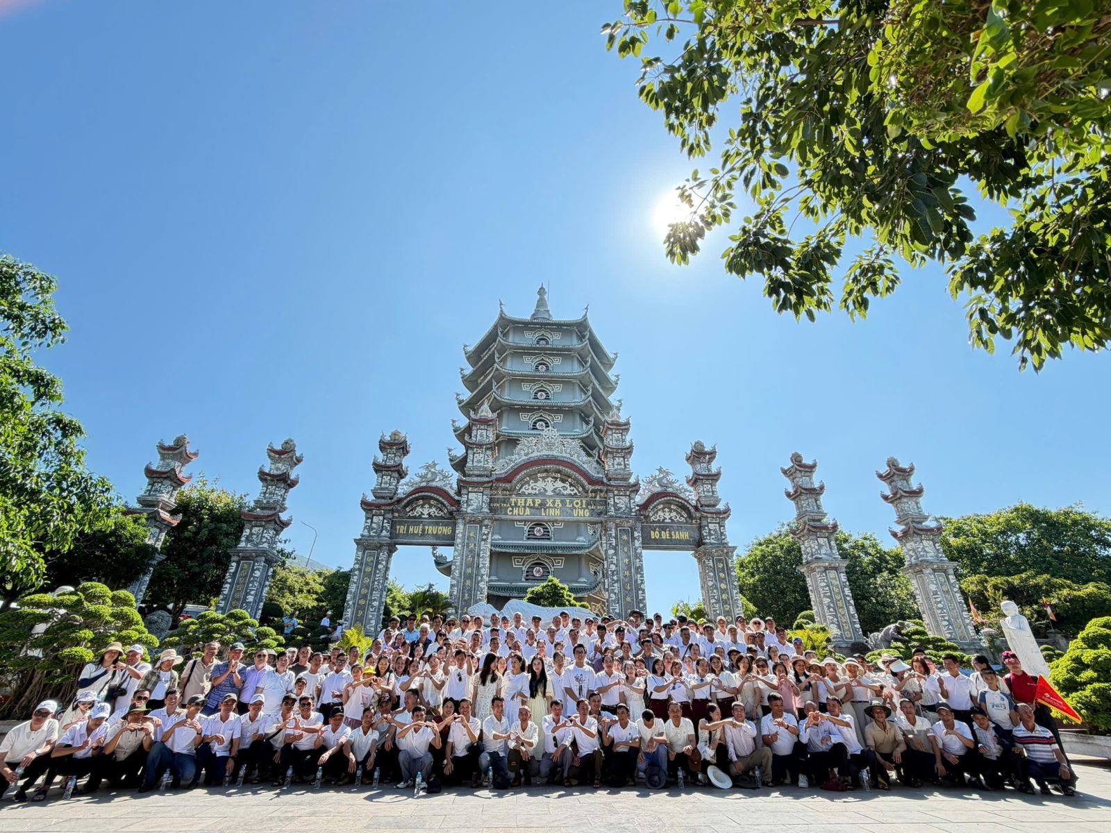 Hình ảnh đoàn khởi hành đi Đà Nẵng ngày 31/5 - 5/6/2026
