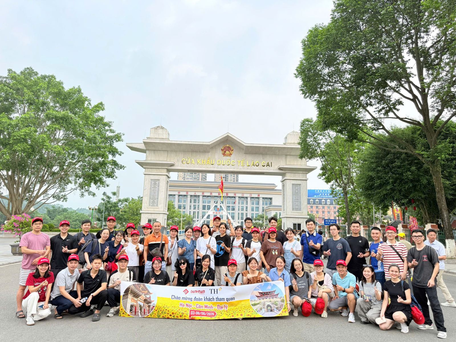 Hình ảnh đoàn khởi hành đi Côn Minh - Đại Lý ngày 3/6-6/6/2026