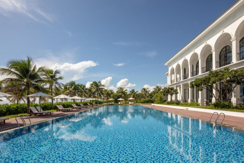 Meliá Vinpearl Cam Ranh Beach Resort 5*